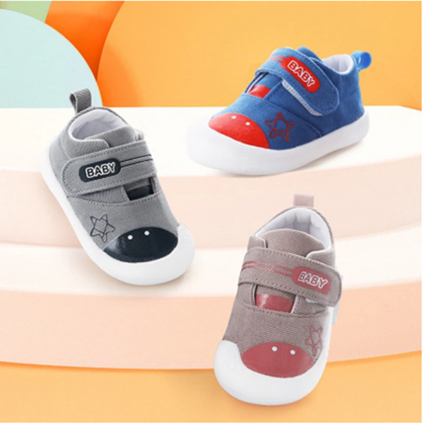 Los zapatos para caminar para bebés con suelas de algodón suave son antideslizantes