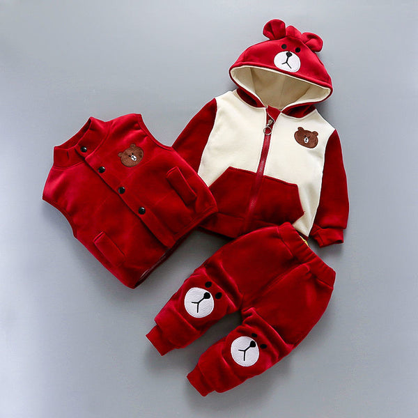 Conjunto de tres piezas de ropa de bebé para niños y niños.