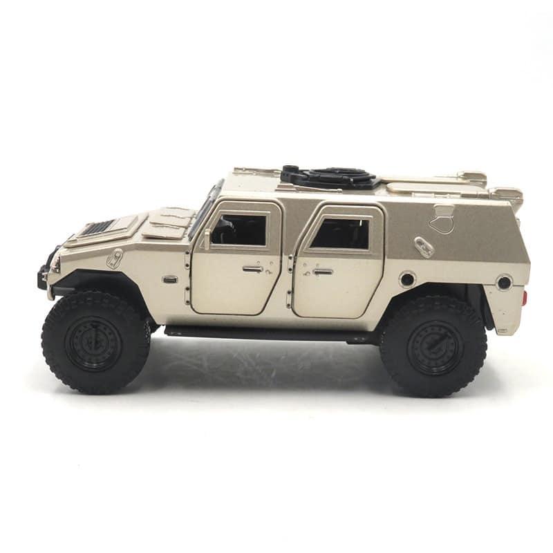 1:32 Diecast Military SUV with Light - Stylus Kids