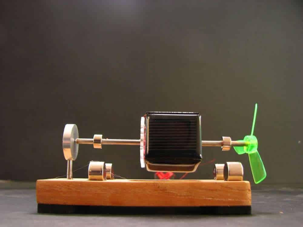 Light Engine Magnetic Toy - Stylus Kids