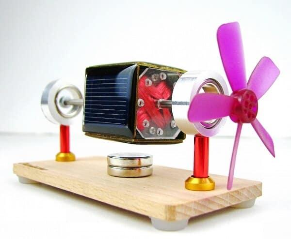 Light Engine Magnetic Toy - Stylus Kids