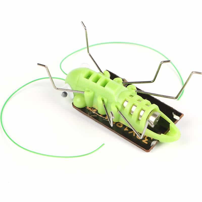 Solar-Powered Toy Grasshopper - Stylus Kids