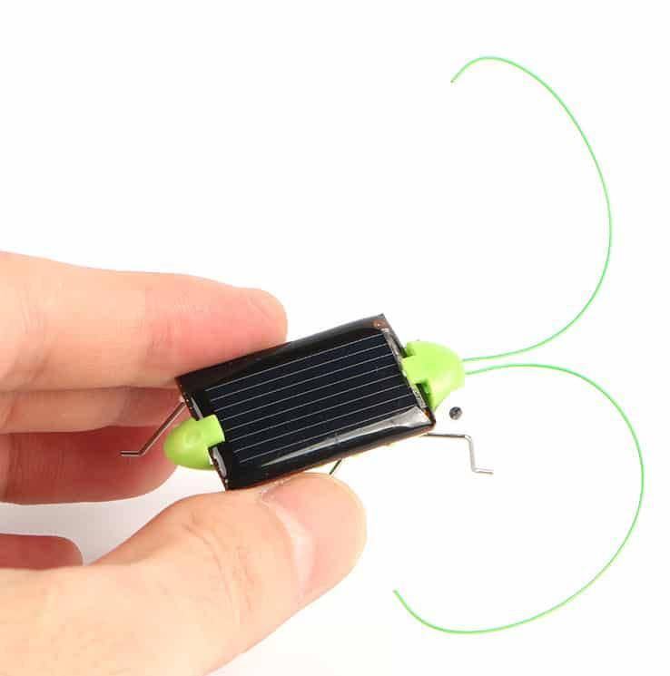 Solar-Powered Toy Grasshopper - Stylus Kids