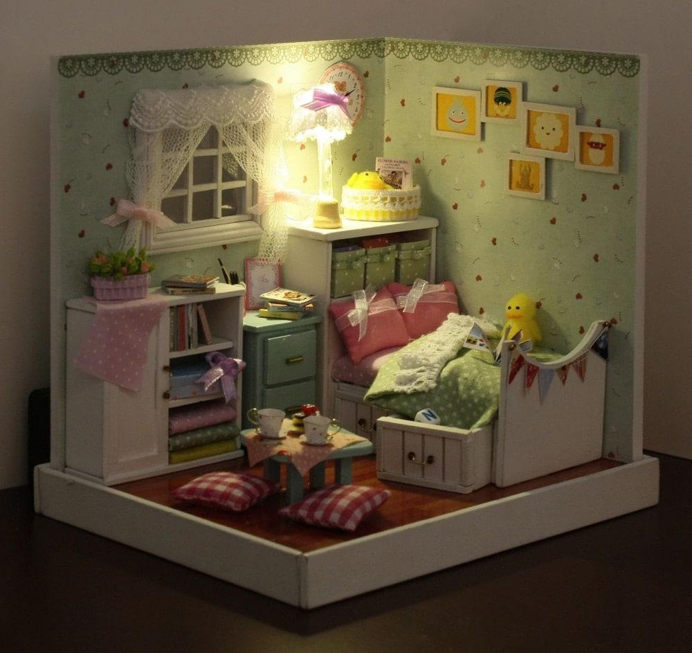 Miniatura Wooden Girl's Bedroom DIY Doll House - Stylus Kids