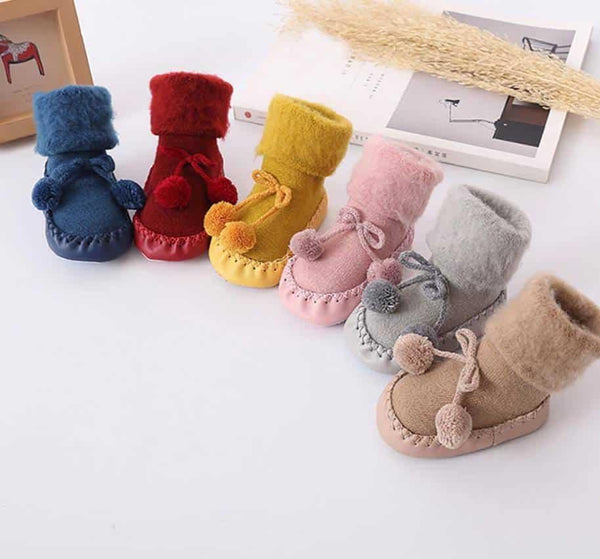 Baby's Pom Pom Winter Home Socks