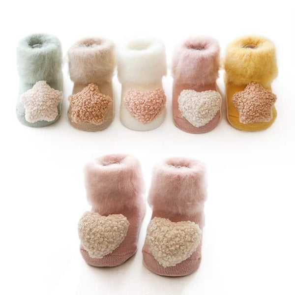 Chaussettes d'hiver en forme de cœur en peluche pour bébé