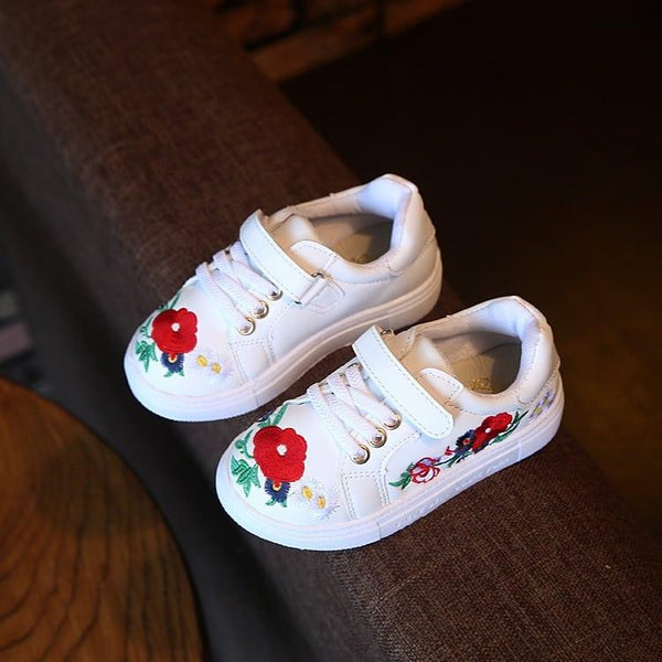 Romantic Girl's Floral Embroidery Sneakers